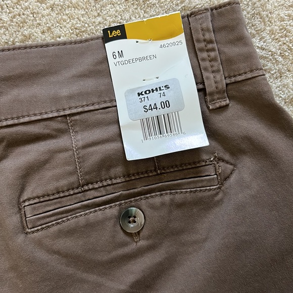Lee Straight Fit Bermuda Shorts Tan/Brown Size 6 NWT - Picture 7 of 8